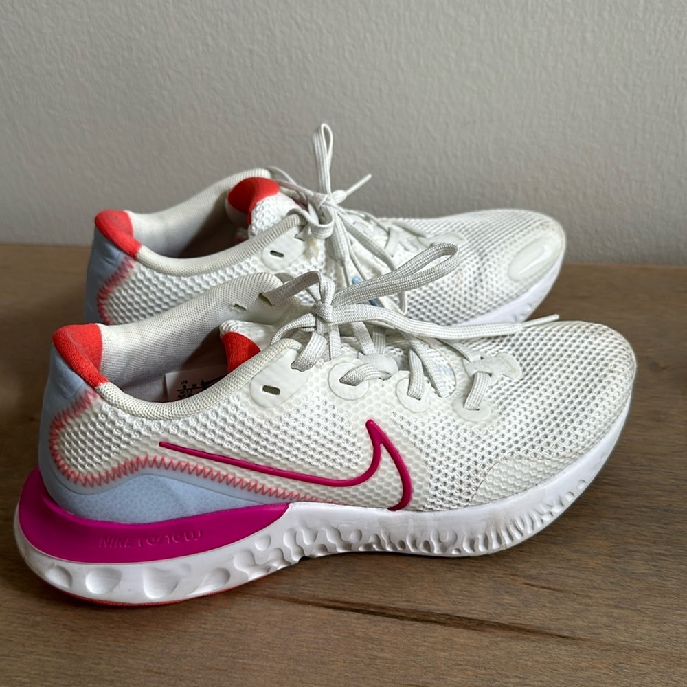 Women’s Nike sneakers